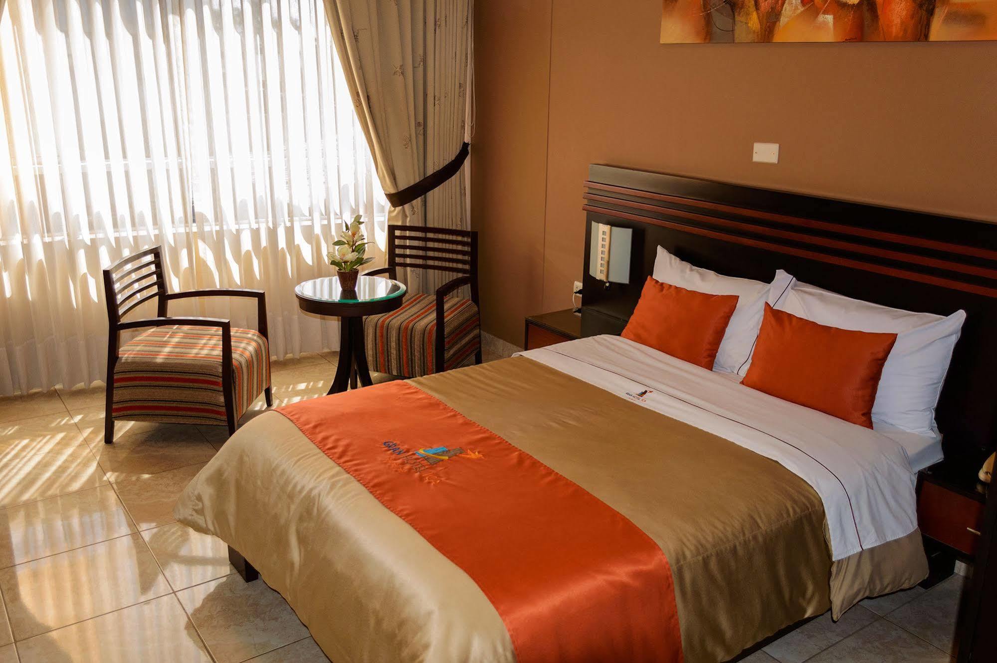 Gran Hotel Ика Екстериор снимка